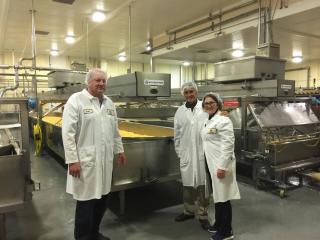Visita de pequeñas empresas en Farmdale Creamery en San Bernardino
