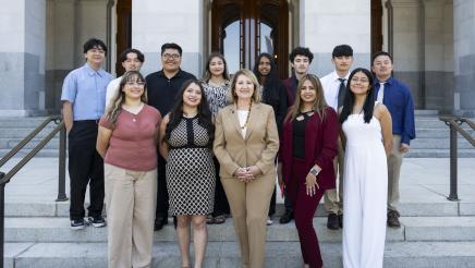 Assemblymember Reyes Welcomes the Young Legislators to the Capitol